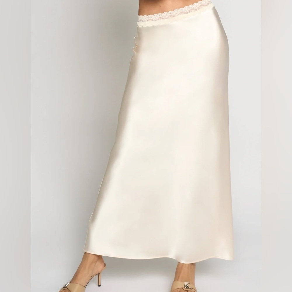 Lace Waist Slip Skirt - Picture 2 of 5